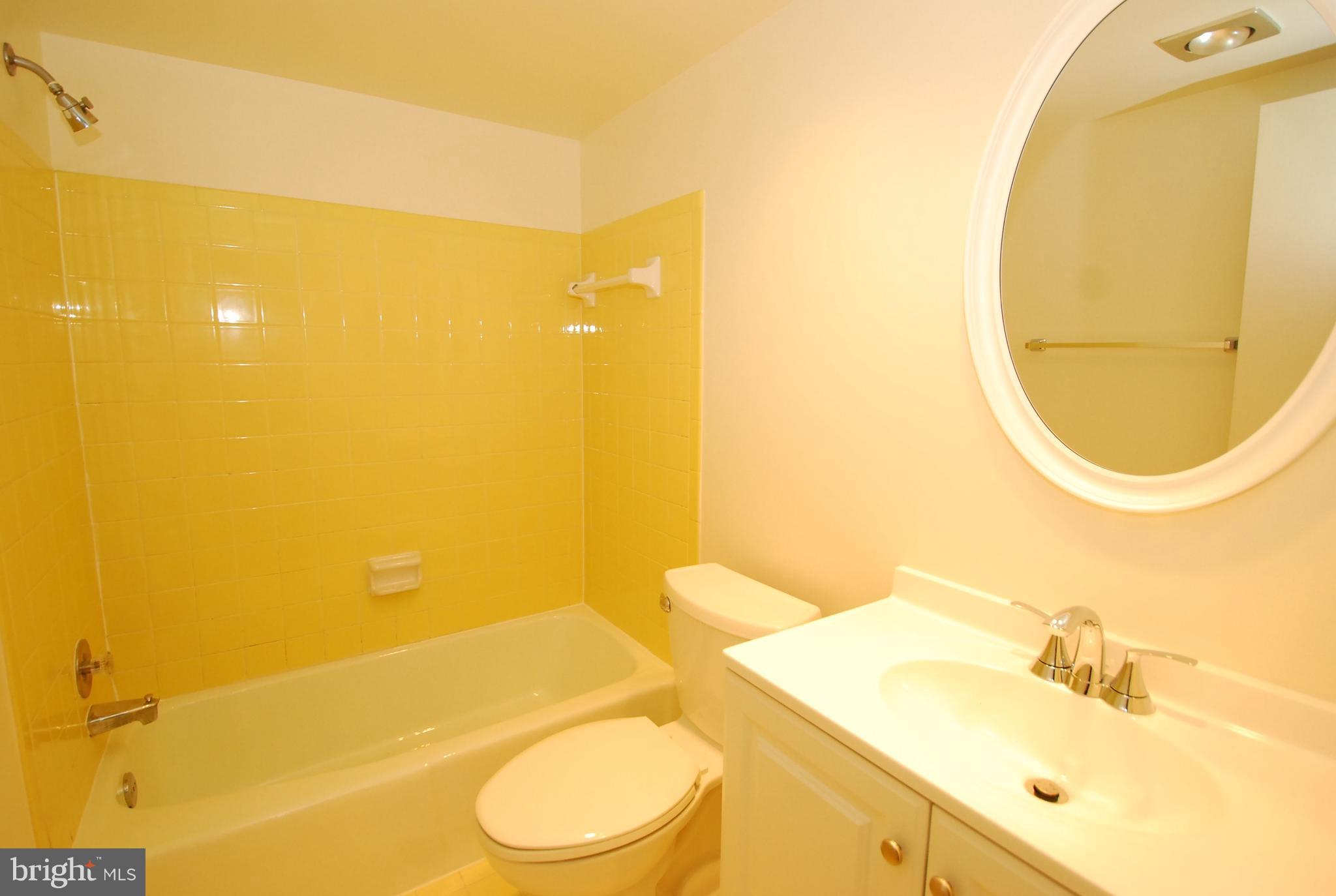 10020 Stedwick Road, Unit 203 Gaithersburg, MD 20886 - Photo 9 of 19 Bath