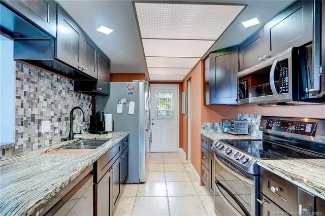 $775,000 | 1289 Northeast Ocean Boulevard, Unit 7, Stuart, FL 34996