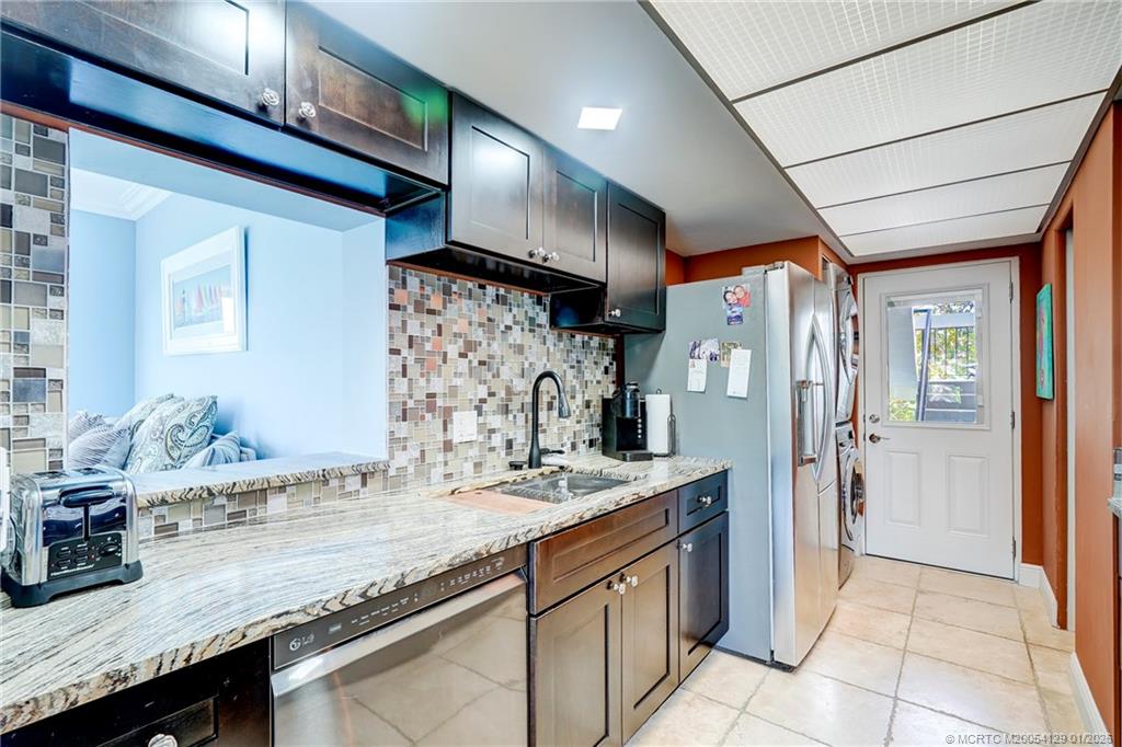 1289 Northeast Ocean Boulevard, Unit 7 Stuart, FL 34996 - Photo 17 of 31