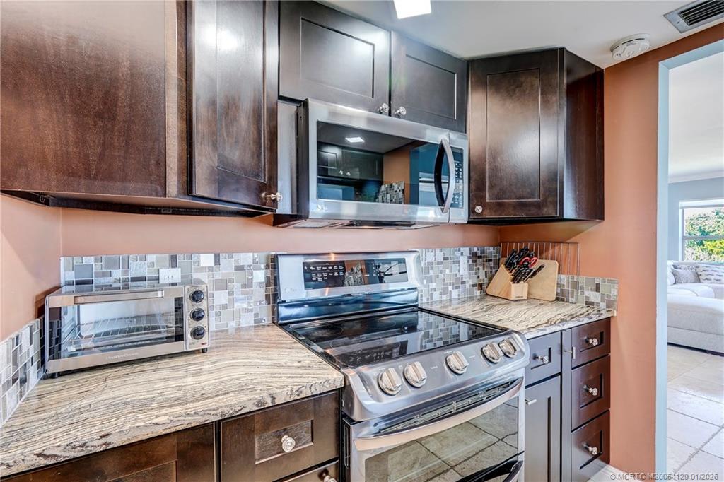 1289 Northeast Ocean Boulevard, Unit 7 Stuart, FL 34996 - Photo 18 of 31