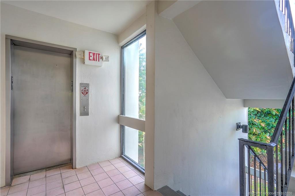 1289 Northeast Ocean Boulevard, Unit 7 Stuart, FL 34996 - Photo 5 of 31