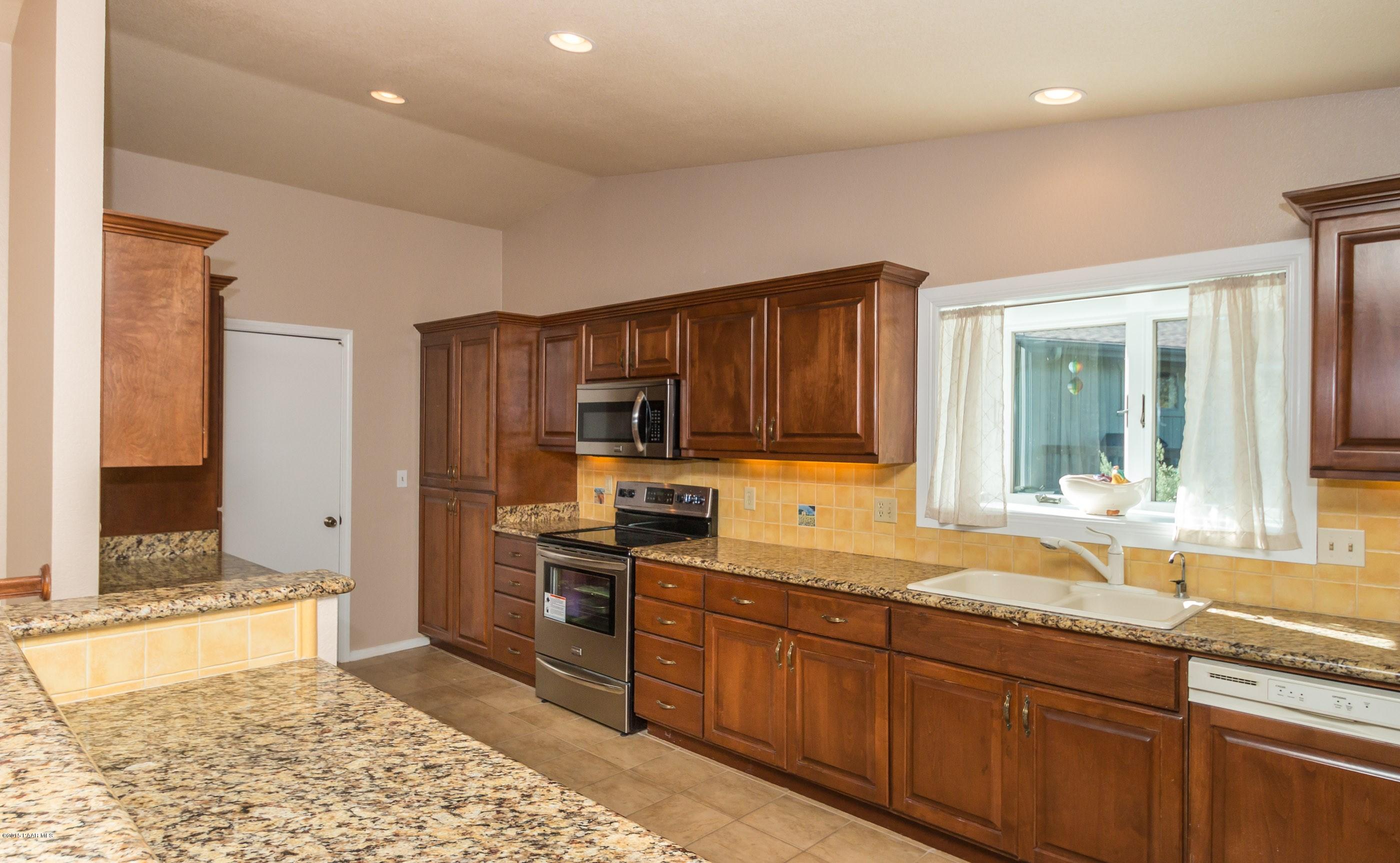 1140 Deerfield Road Prescott, AZ 86303 - Photo 5 of 27 005_IMG_3236