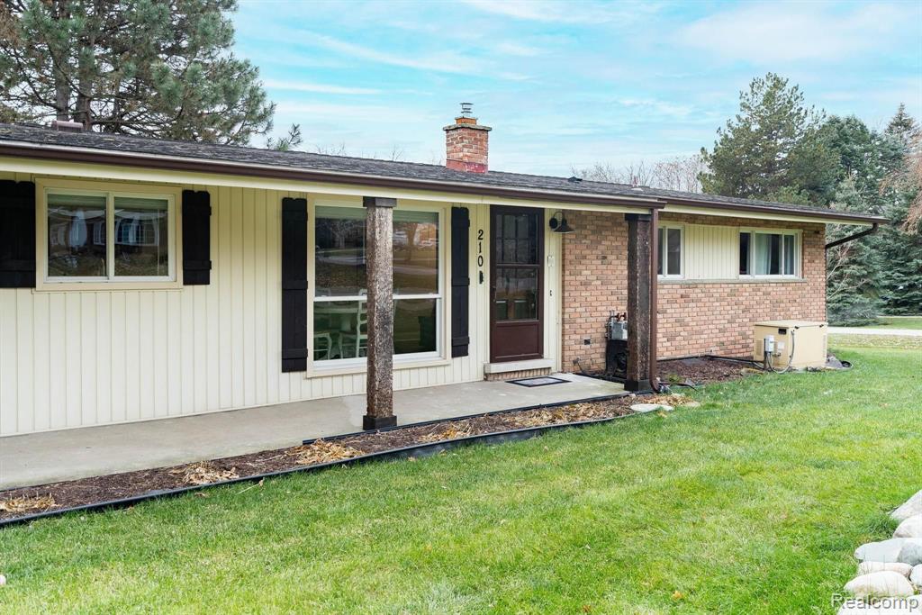 210 Donegal Drive Rochester Hills, MI 48309 - Photo 5 of 48