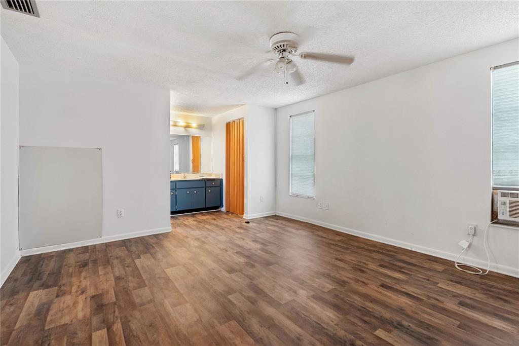 1256 Foggy Ridge Parkway Lutz, FL 33559 - Photo 15 of 31