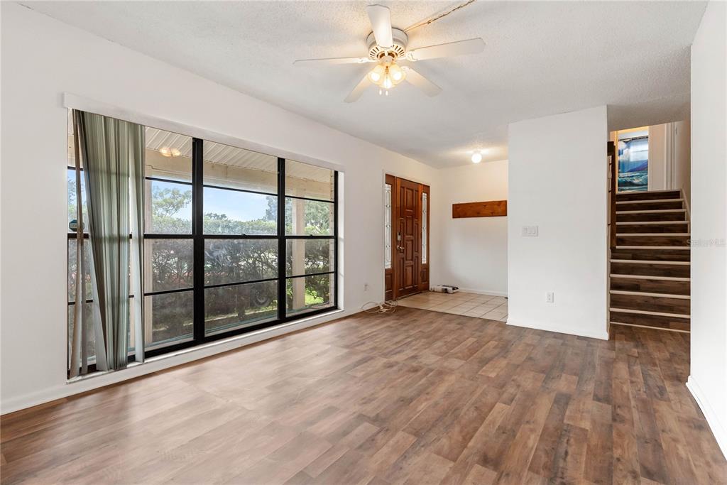 1256 Foggy Ridge Parkway Lutz, FL 33559 - Photo 3 of 31