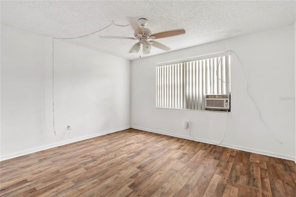 1256 Foggy Ridge Parkway Lutz, FL 33559 - Photo 8 of 31