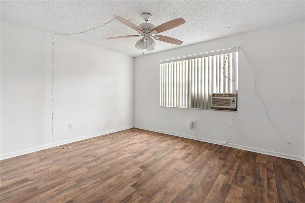 1256 Foggy Ridge Parkway Lutz, FL 33559 - Photo 9 of 31