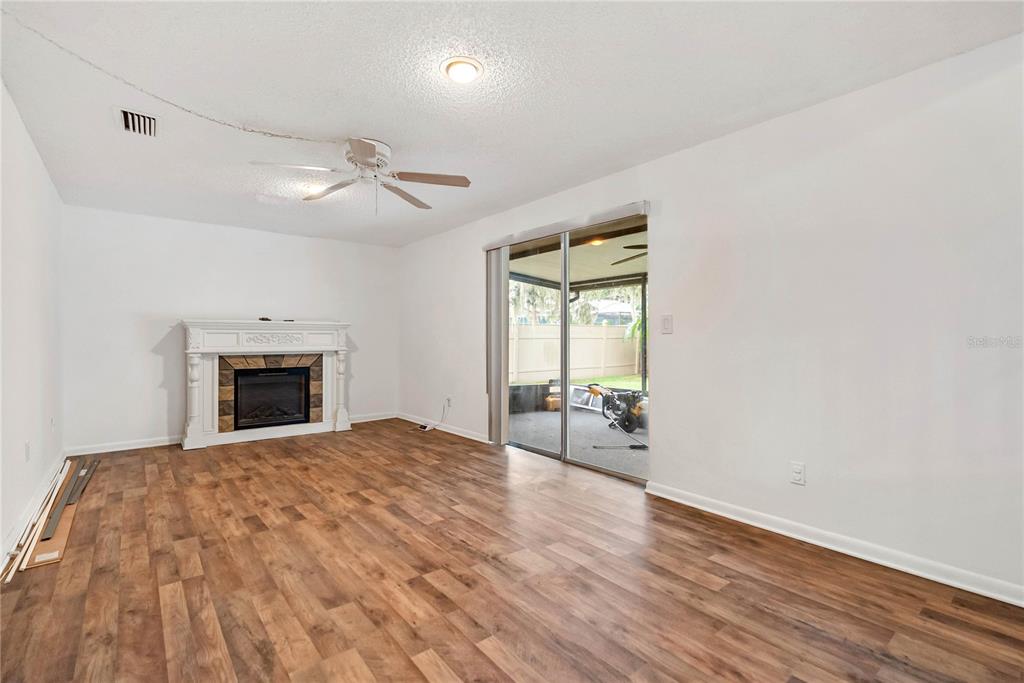 1256 Foggy Ridge Parkway Lutz, FL 33559 - Photo 10 of 31