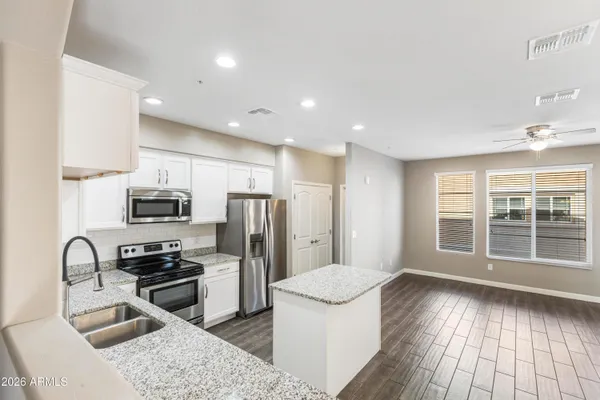 $2,300 | 240 West Juniper Avenue, Unit 1121, Gilbert, AZ 85233