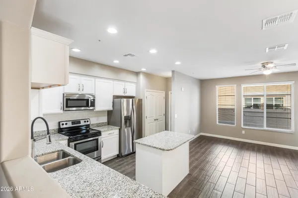 $2,300 | 240 West Juniper Avenue, Unit 1121, Gilbert, AZ 85233