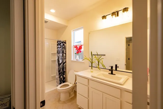 $725,000 | 8486 Gurmit Court, Elk Grove, CA 95624