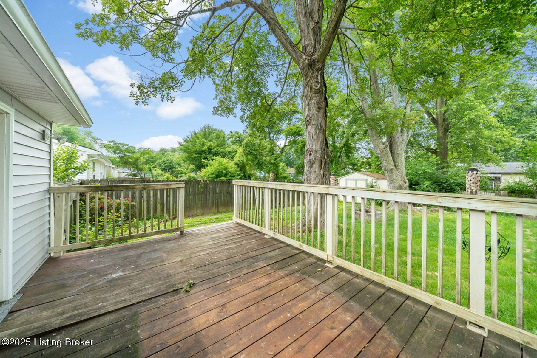 9208 Maple Road Louisville, KY 40229 - Photo 28 of 34 photo_online_028