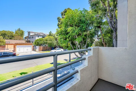 $829,000 | 3613 Glendon Avenue, Unit 101, Los Angeles, CA 90034