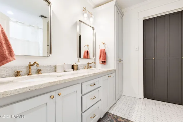 $350,000 | 100 Clara Von Drive, Lafayette, LA 70503