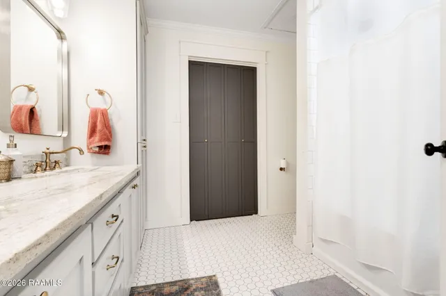 $350,000 | 100 Clara Von Drive, Lafayette, LA 70503