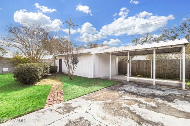 $350,000 | 100 Clara Von Drive, Lafayette, LA 70503