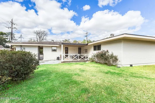$350,000 | 100 Clara Von Drive, Lafayette, LA 70503
