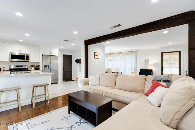 $350,000 | 100 Clara Von Drive, Lafayette, LA 70503