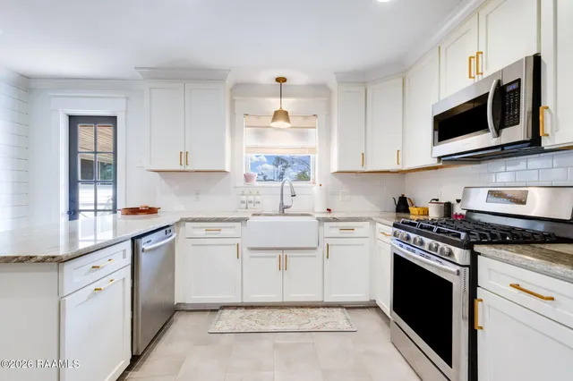 $350,000 | 100 Clara Von Drive, Lafayette, LA 70503