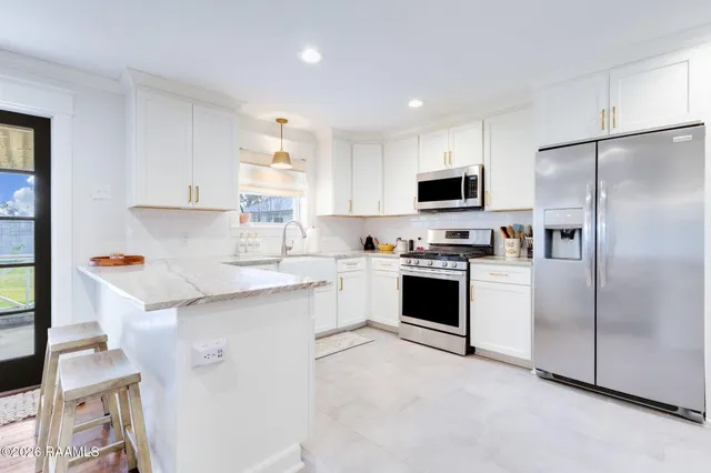 $350,000 | 100 Clara Von Drive, Lafayette, LA 70503