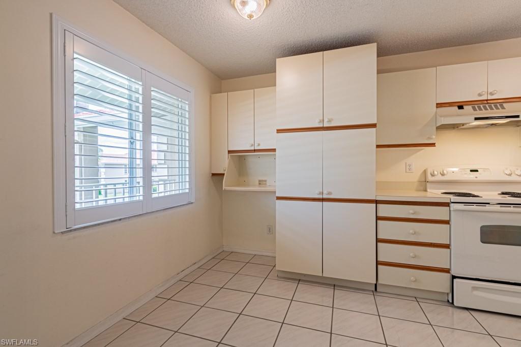 520 Augusta Boulevard, Unit B202 Naples, FL 34113 - Photo 7 of 39