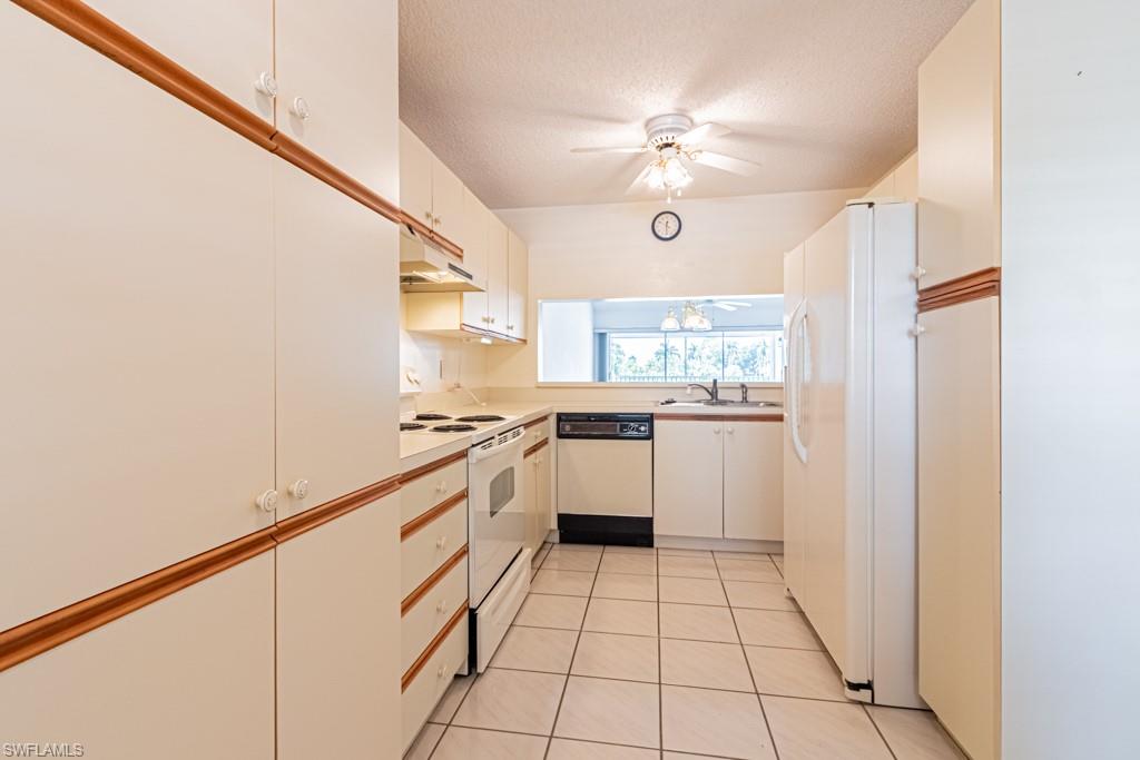 520 Augusta Boulevard, Unit B202 Naples, FL 34113 - Photo 10 of 39