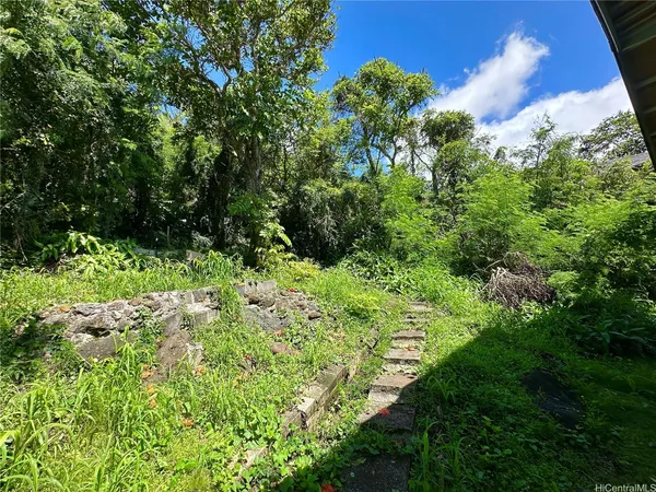 $4,200 | 2454 Waolani Avenue, Unit A, Honolulu, HI 96817