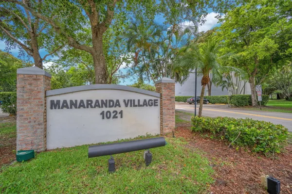 $260,000 | 1021 Mockingbird Lane, Unit 303, Plantation, FL 33324