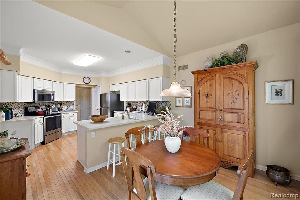 833 Garnet Court Rochester, MI 48306 - Photo 27 of 50