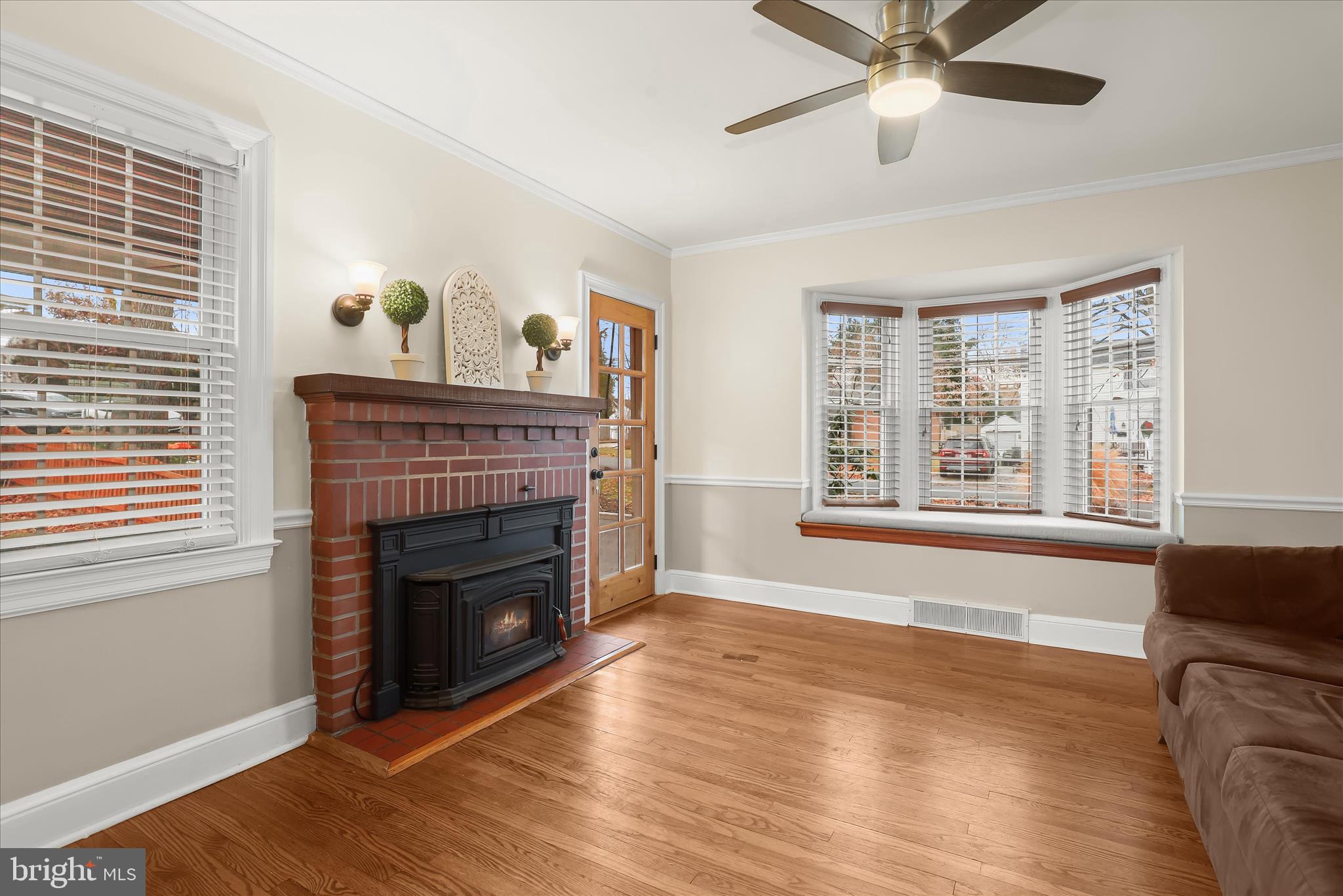 3603 Landbeck Road Baltimore, MD 21207 - Photo 14 of 62 Bay Window - Hardwood Floors