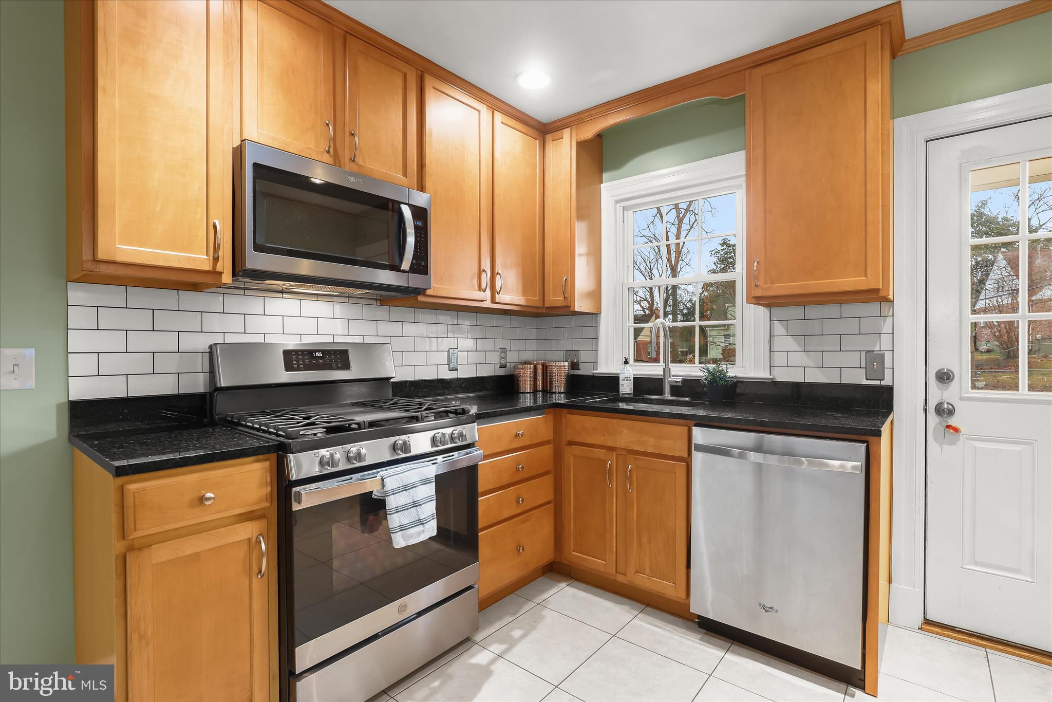 3603 Landbeck Road Baltimore, MD 21207 - Photo 23 of 62 Kitchen - Stainless Steel Appliances