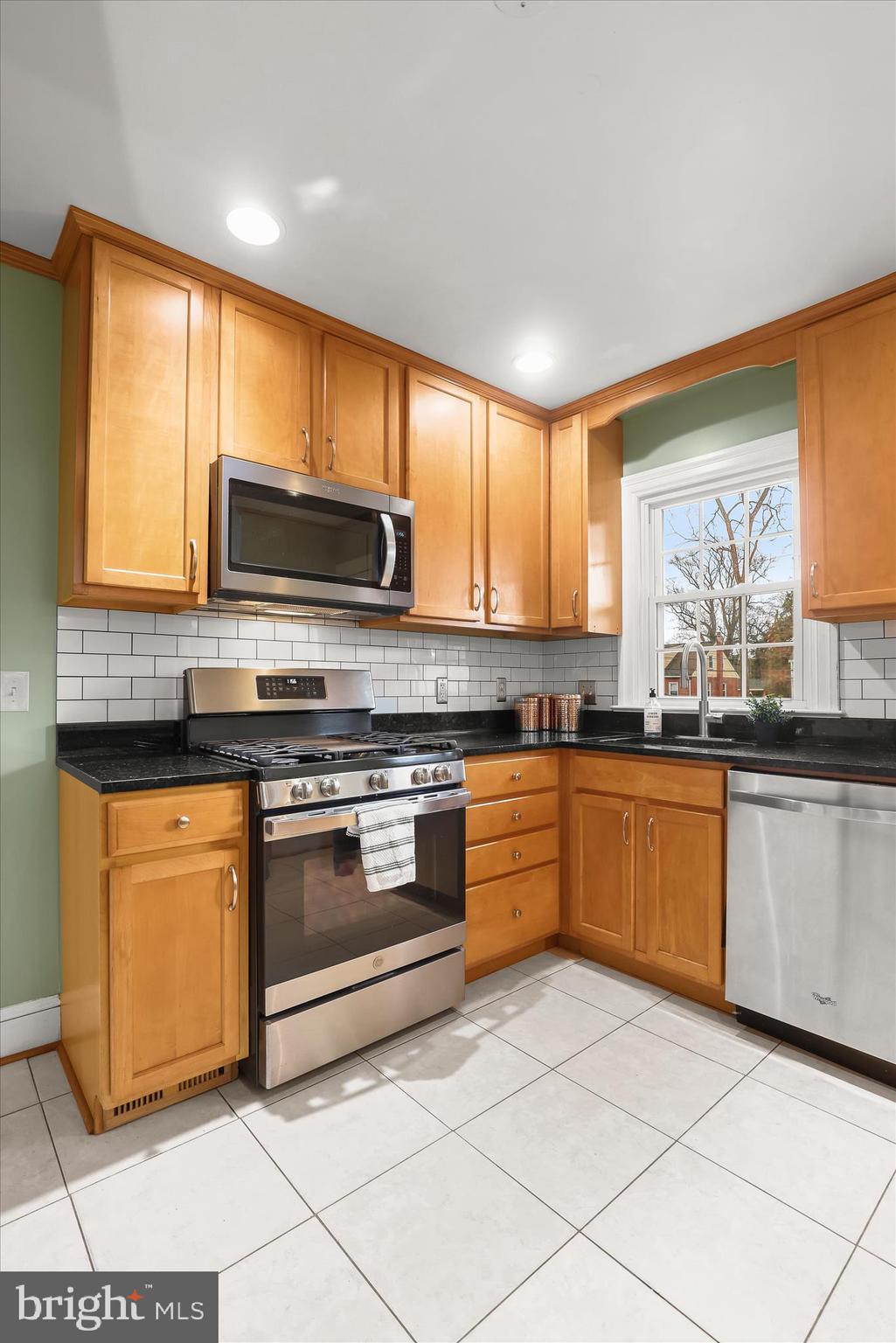 3603 Landbeck Road Baltimore, MD 21207 - Photo 24 of 62 Kitchen - Stainless Steel Appliances