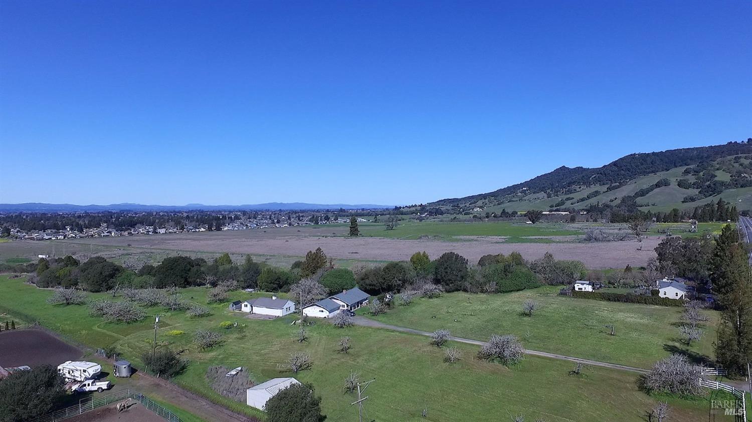 5655 Petaluma Hill Road Santa Rosa, CA 95404 - Photo 3 of 6