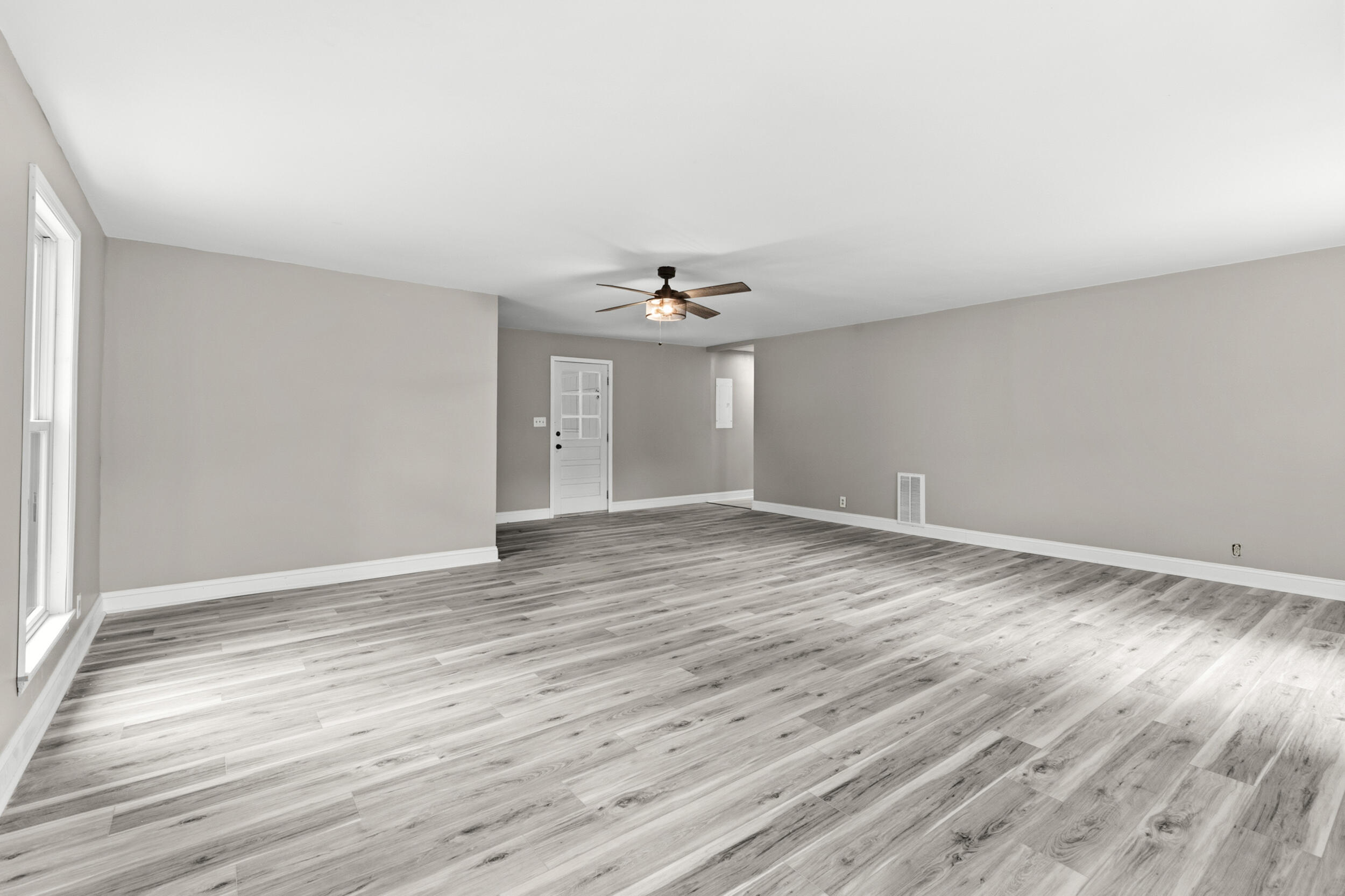 297 Murray Springs Road Chatsworth, GA 30705 - Photo 12 of 46 X-Large Family Room
