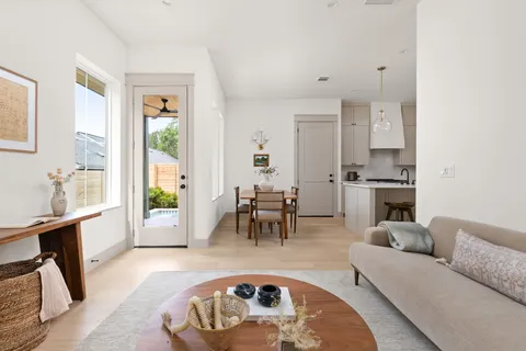$899,950 | 2503 East 18th Street, Austin, TX 78702