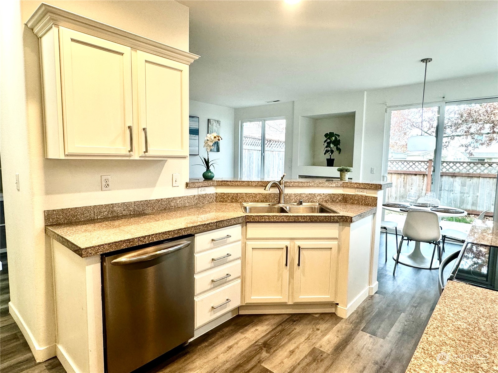 3030 Southeast 12th Street, Unit 1079 Renton, WA 98058 - Photo 4 of 34 Gallery Image 4