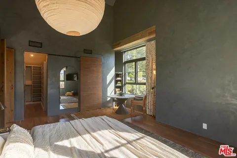 $2,995,000 | 21165 Entrada Road, Topanga, CA 90290