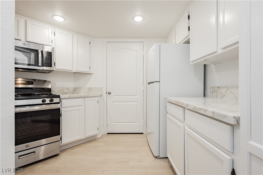 7400 West Flamingo Road, Unit 2033 Las Vegas, NV 89147 - Photo 13 of 38 Gallery Image 13