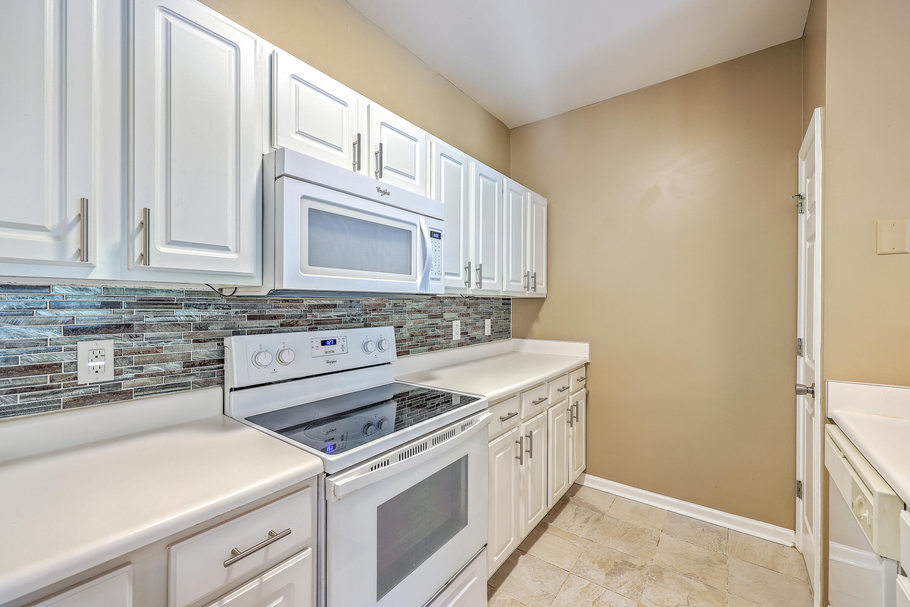 1600 Long Grove Drive, Unit 1318 Mount Pleasant, SC 29464 - Photo 11 of 23 ZYN_7862_3_4_5_6_7_8