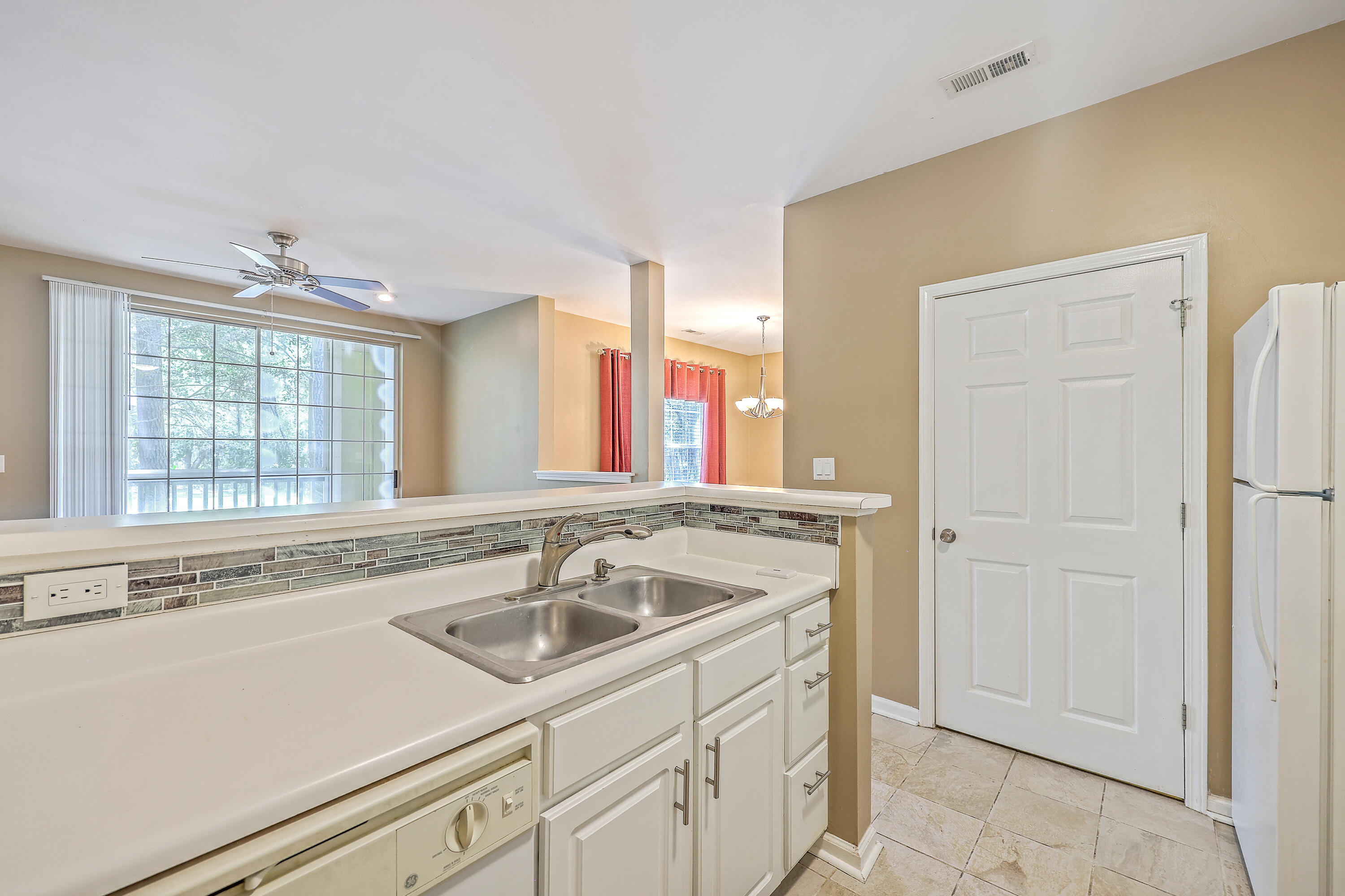 1600 Long Grove Drive, Unit 1318 Mount Pleasant, SC 29464 - Photo 12 of 23 ZYN_7869_70_71_72_73_74_75