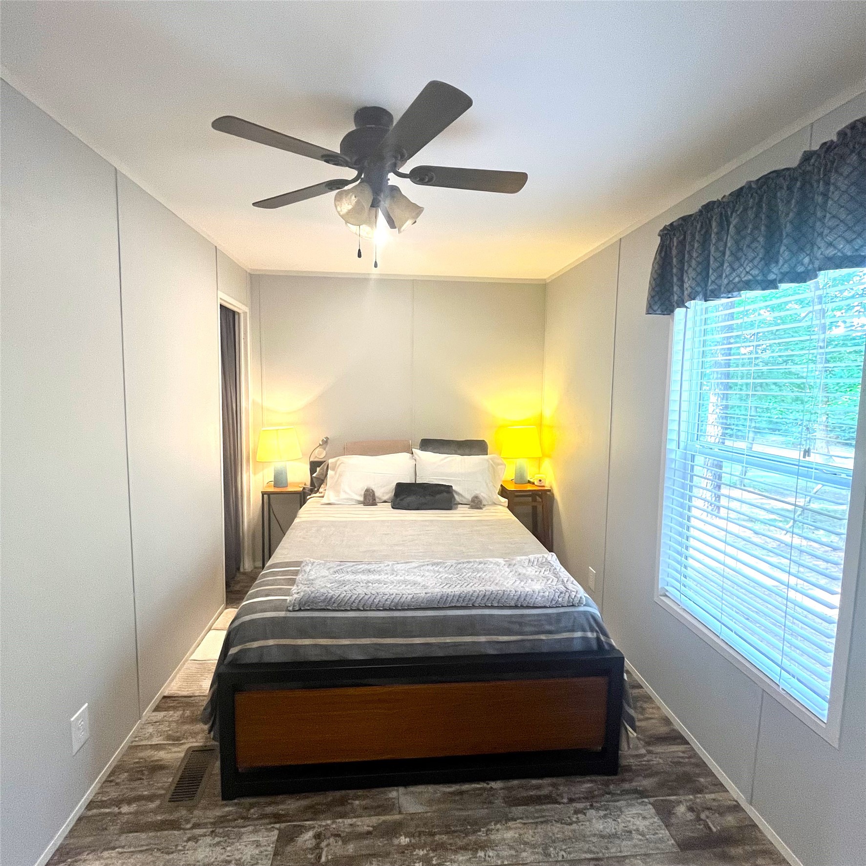 5002 Fm 811 Centerville, TX 75833 - Photo 23 of 31 a bedroom with a bed and a window