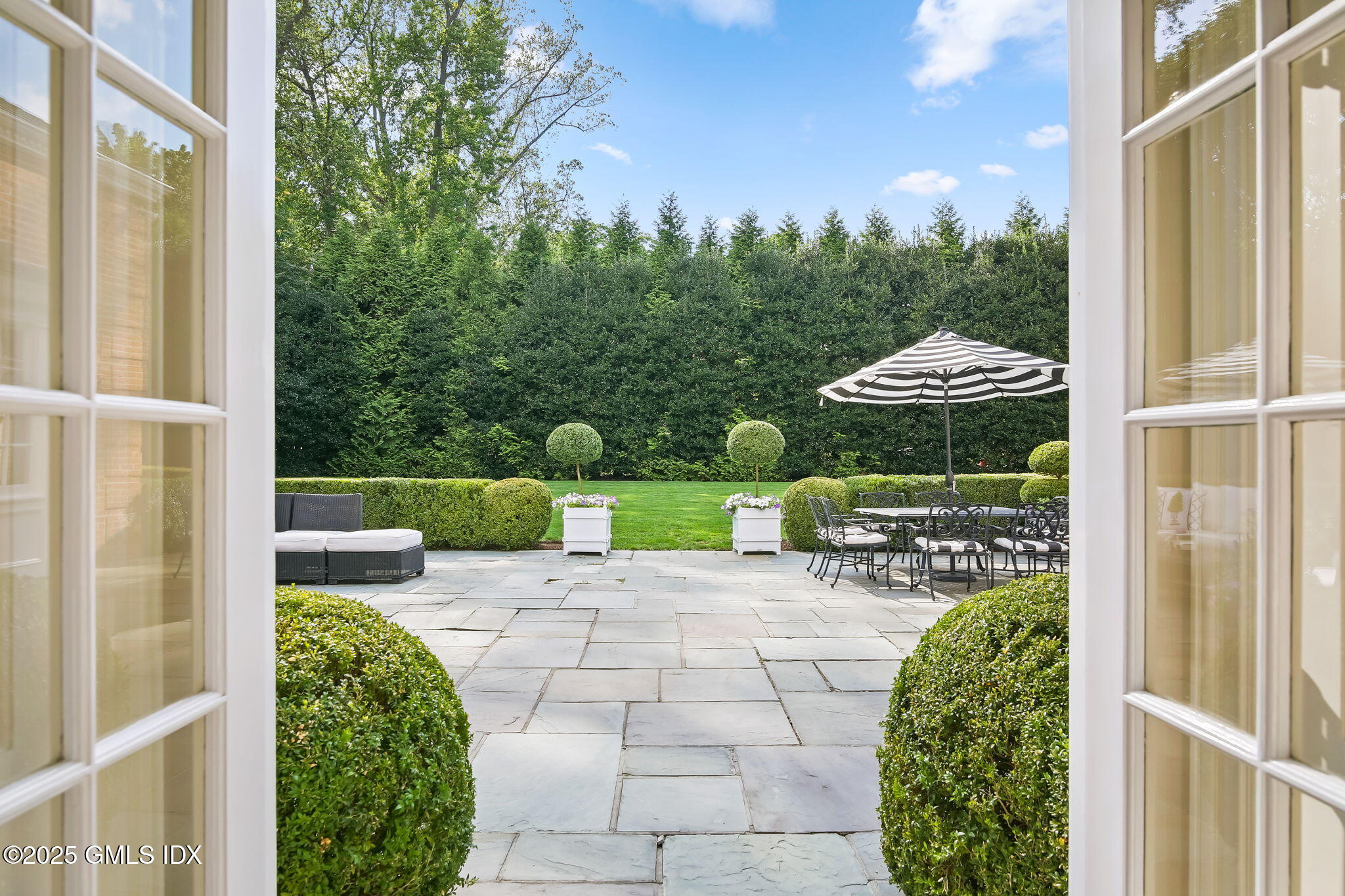 60 Meadow Road Riverside, CT 06878 - Photo 8 of 30 1-web-or-mls-60-meadow-rd