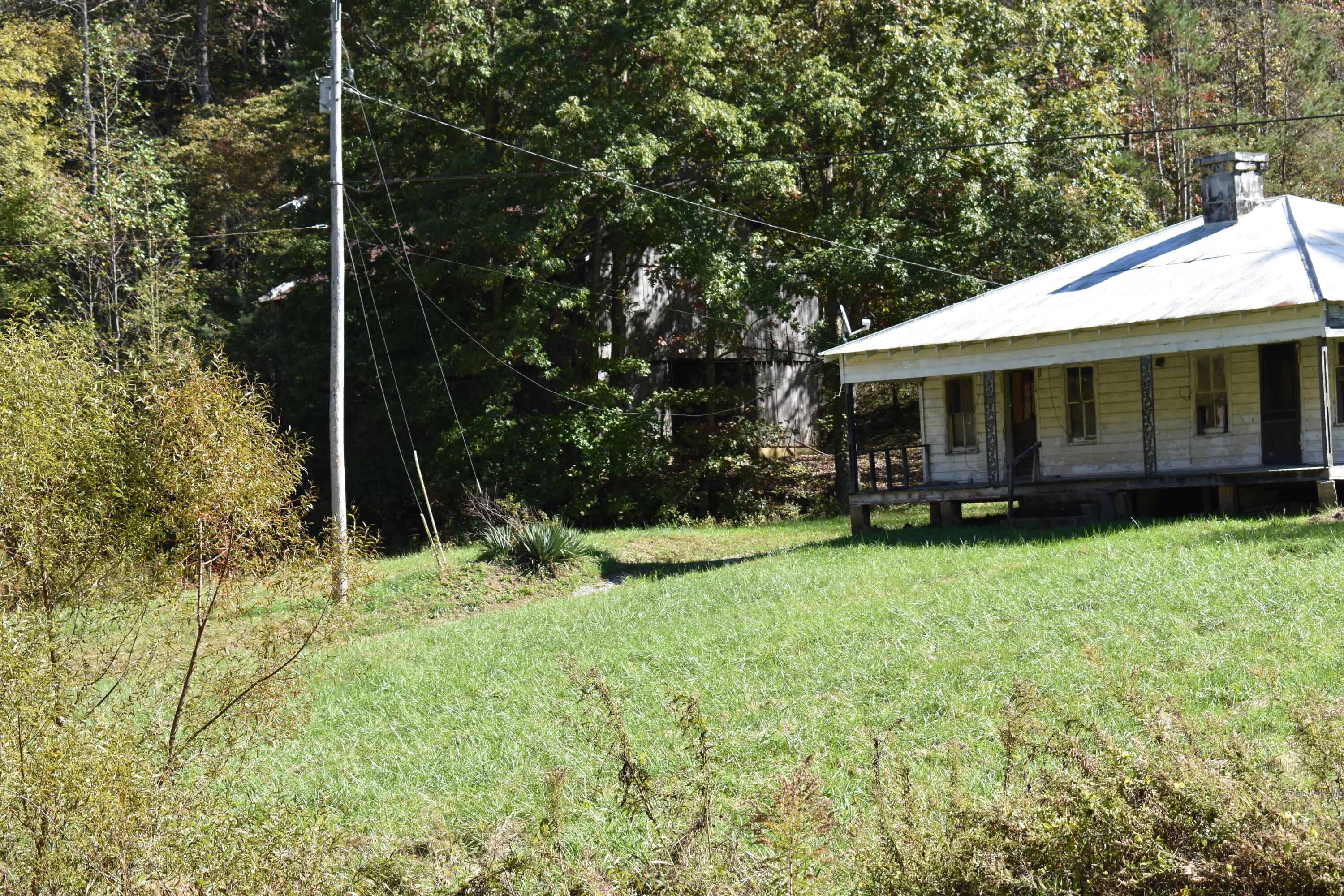 4617 Crane Creek Road Manchester, KY 40962 - Photo 3 of 53 DSC_0520