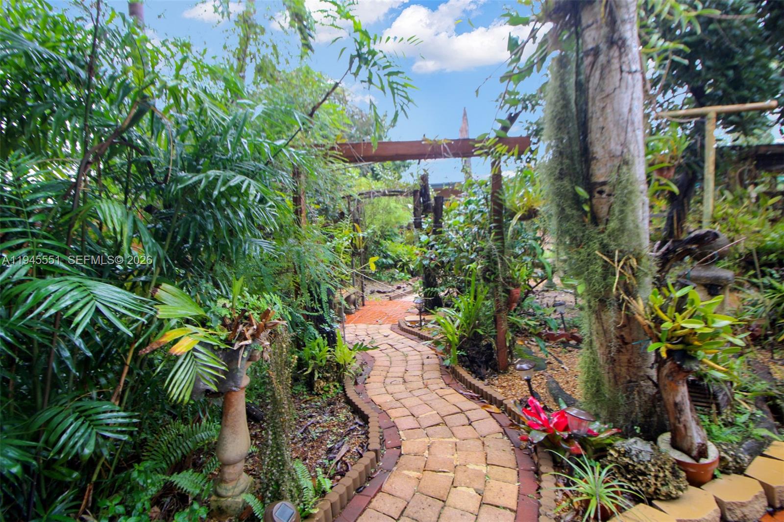 6250 Southwest 19th Street Miami, FL 33155 - Photo 29 of 35 a picture of flowers