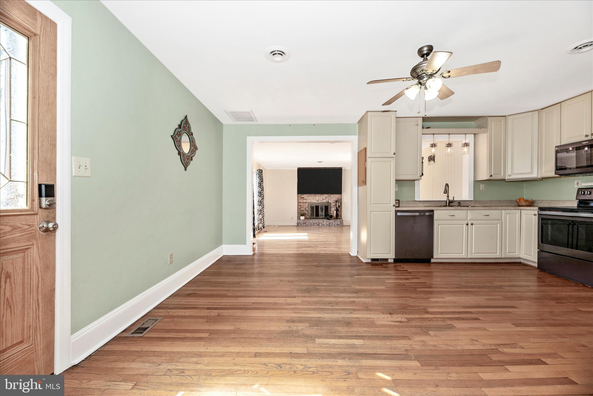 1403 Streaker Road Sykesville, MD 21784 - Photo 10 of 57 Kitchen Dining Area