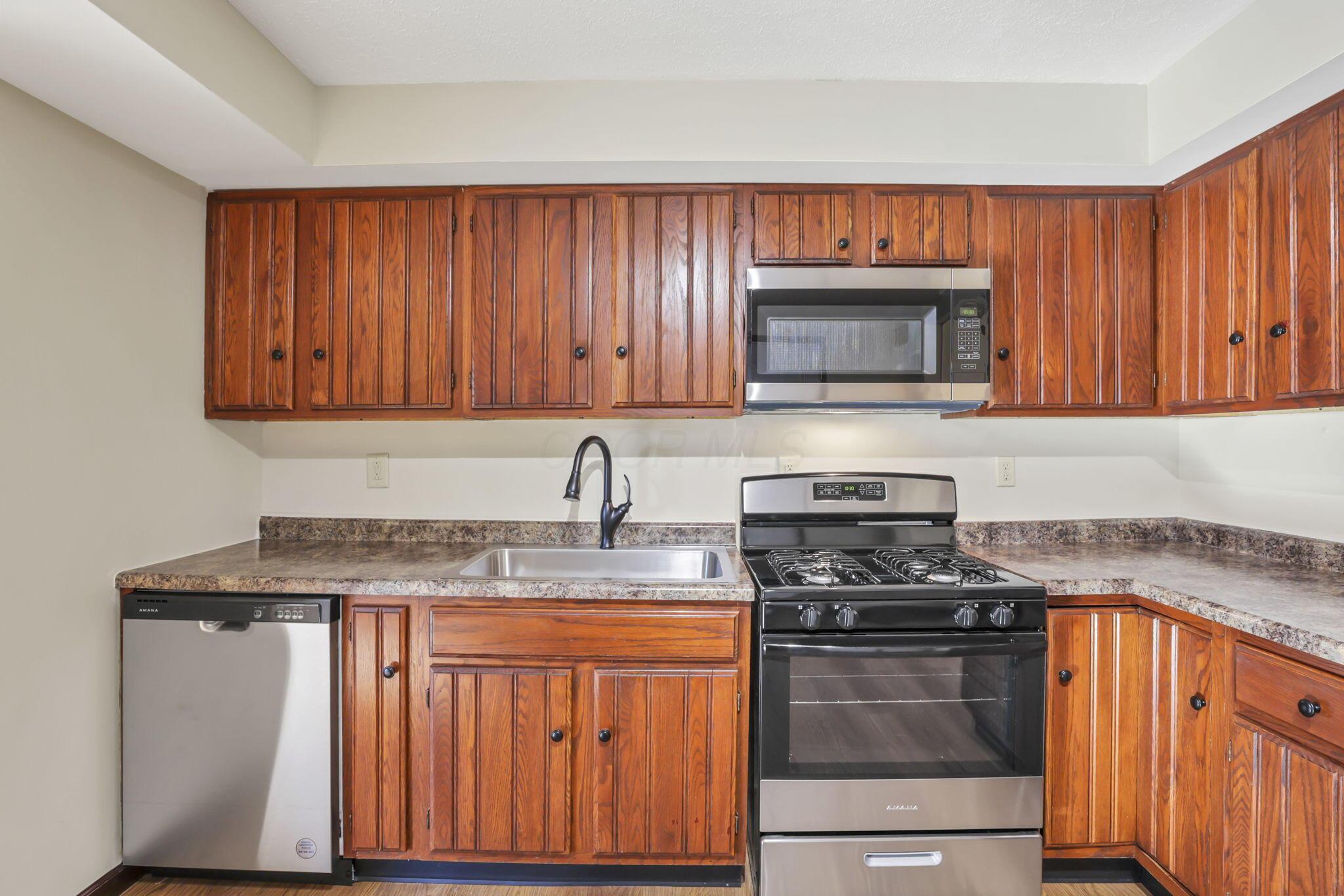 1133 Rumsey Road Columbus, OH 43207 - Photo 12 of 36 Kitchen