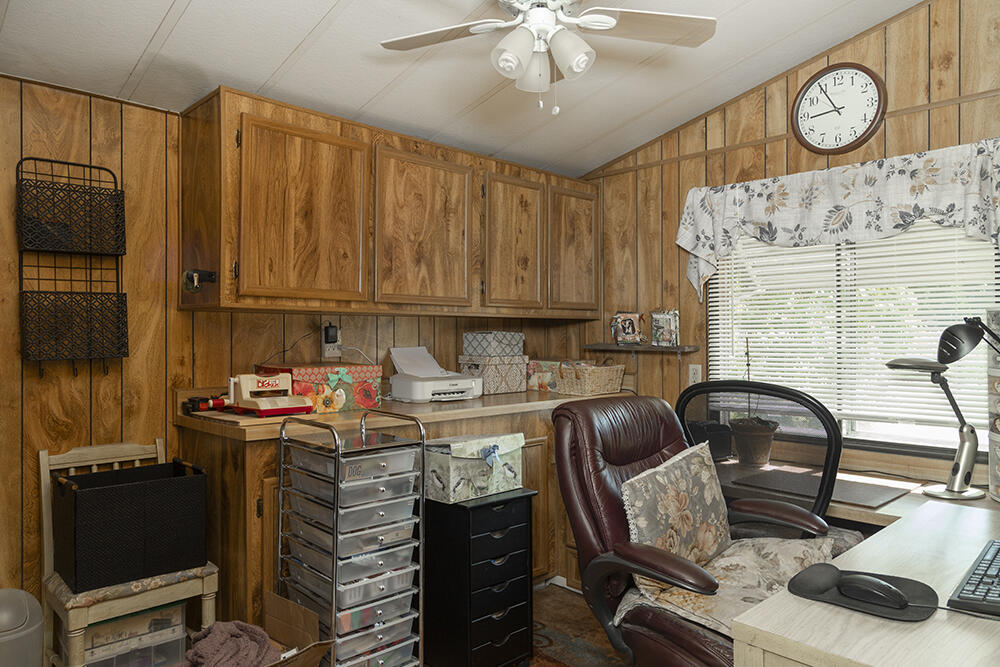 4726 Lower River Road Grants Pass, OR 97526 - Photo 14 of 37 14