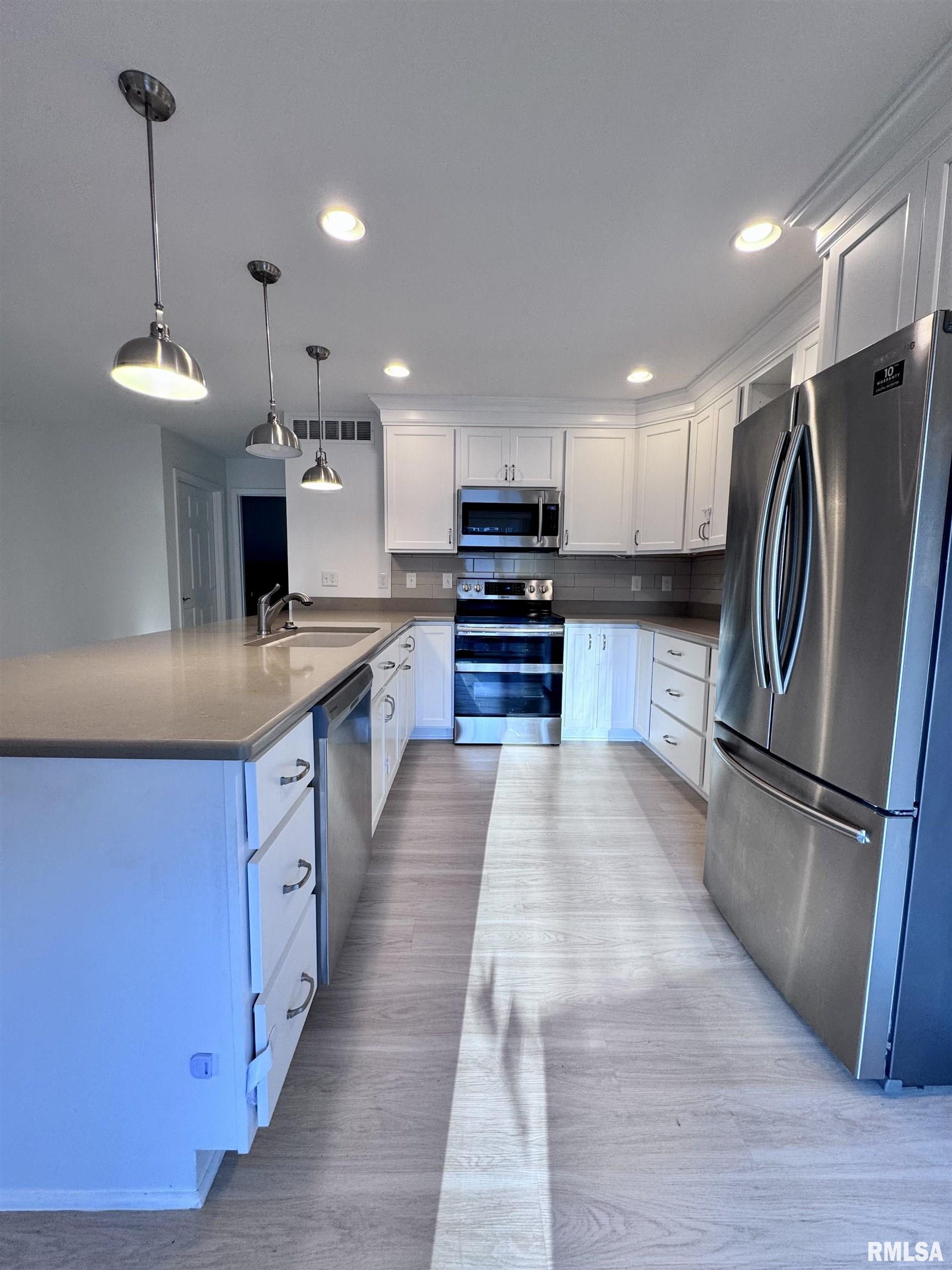 80 South Yorktown Road Macomb, IL 61455 - Photo 12 of 28