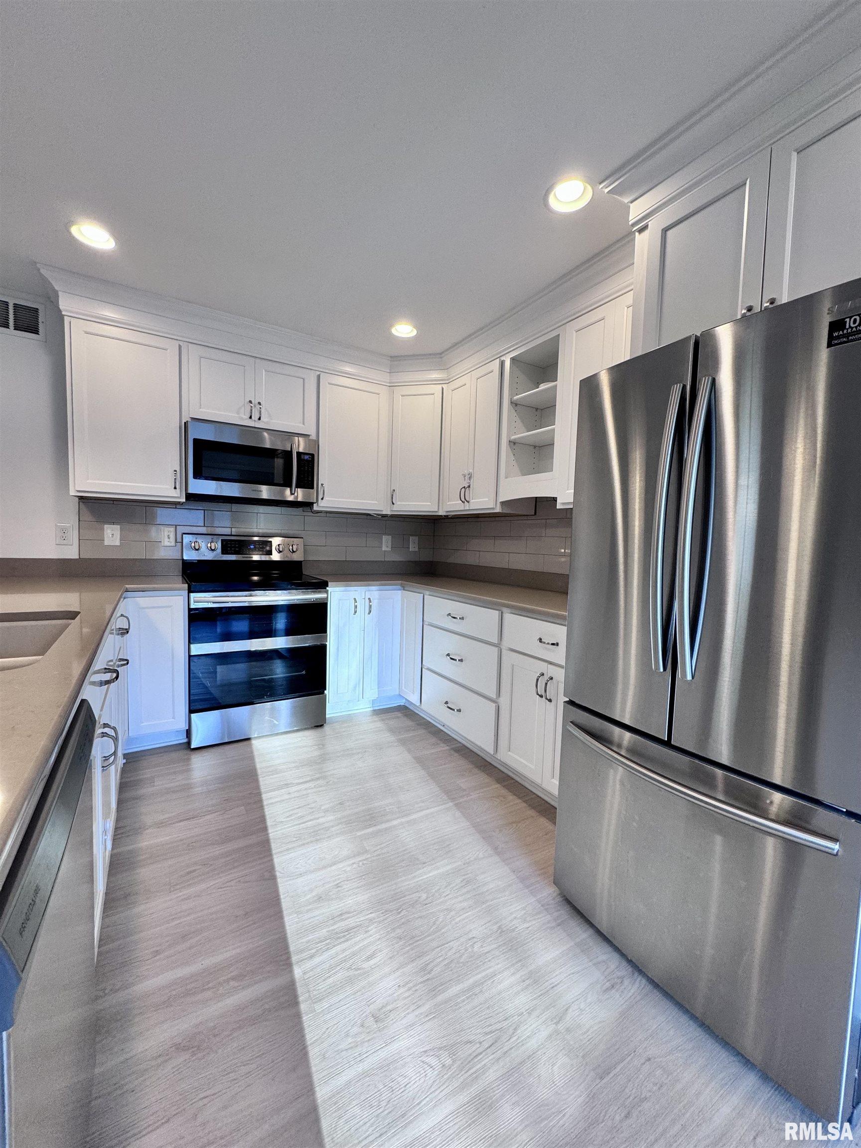 80 South Yorktown Road Macomb, IL 61455 - Photo 13 of 28