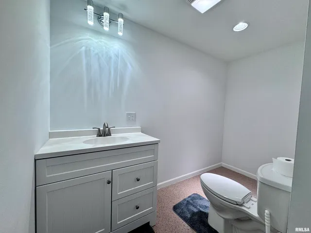 $88,500 | 80 South Yorktown Road, Macomb, IL 61455